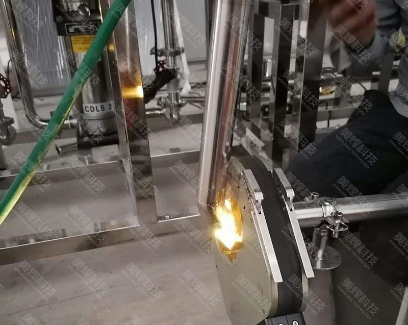 封闭式管管焊接设备应用于上海松江化妆品行业项目(图1)