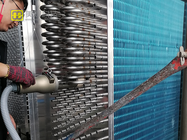 一款高效的不锈钢U形管自动化焊接机