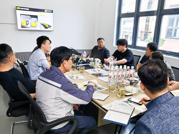 金秋九月,共鉴美焊匠心 —— 上海美焊生产车间迎来客户探访(图6) 692d3be9ab1f86ddd3aa5ef641b0f584.jpg