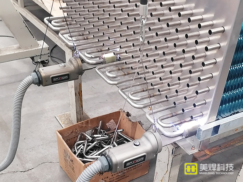 散热器、冷凝器U型管焊机，1人操作2台焊机，效率是这样干出来